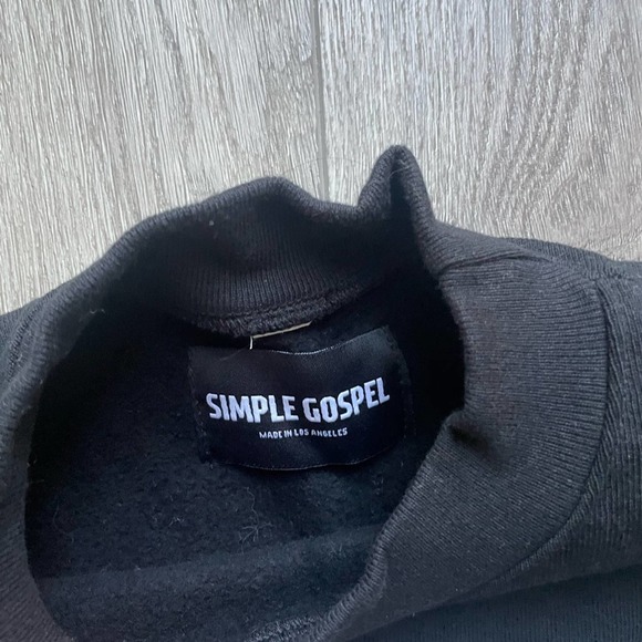 simple gospel aint nothing like a woman black red lips sweater size small - Picture 6 of 7